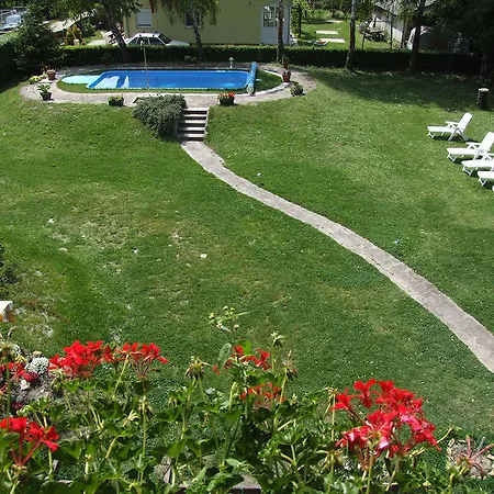 Peter Panzio Bed & Breakfast 3*